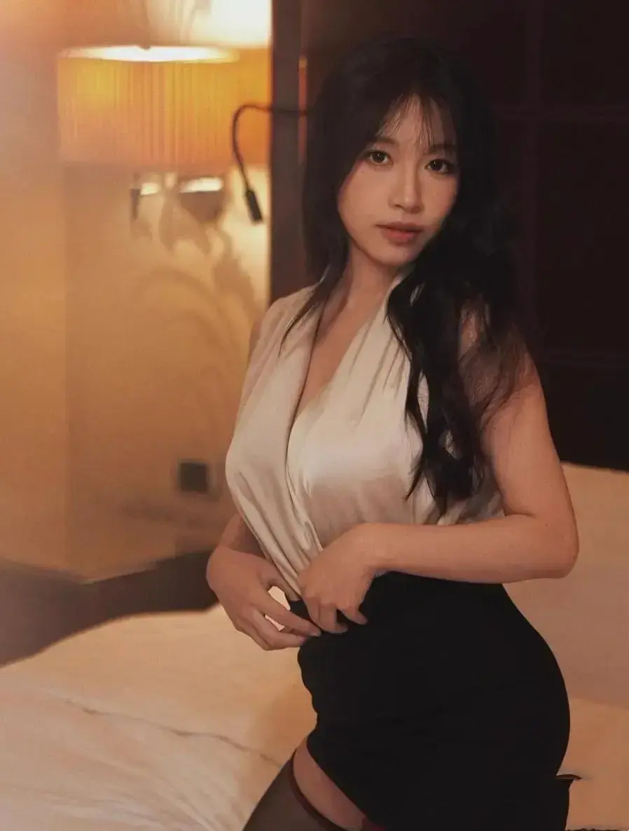 《小凤新婚》苏畅艾熙双人演绎全集在线观看-完整版无删减免费播放-高清资源免登录极速秒存