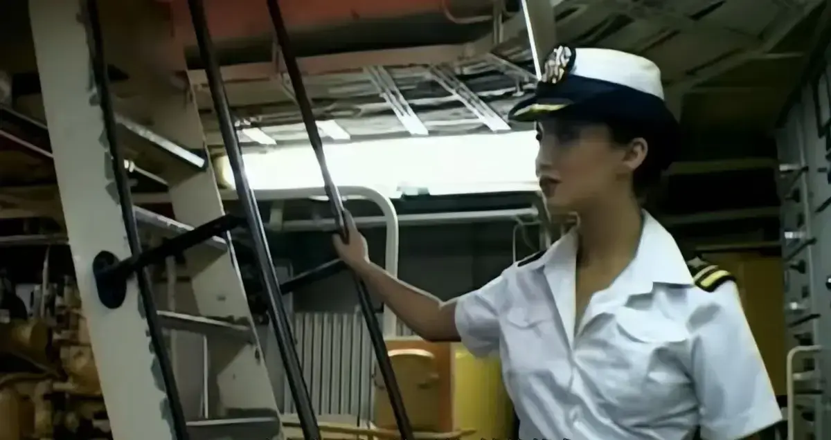 《军舰上的女兵》无删减版在线看-《军舰上的女兵》卡楚米主演中文版全集-高清1080P免费观看无广告-网盘资源同步更新